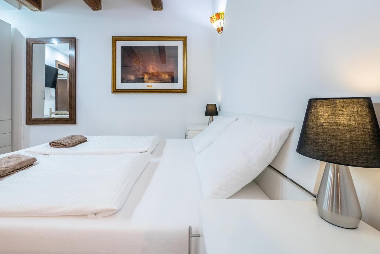 Valletta Main Street Apartment Deluxe Εξωτερικό φωτογραφία